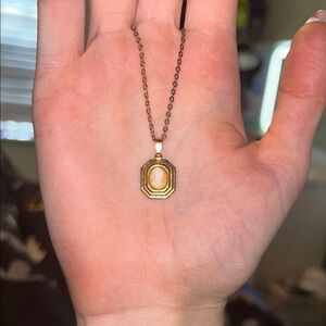 Elegant Gold Cameo Pendant Necklace